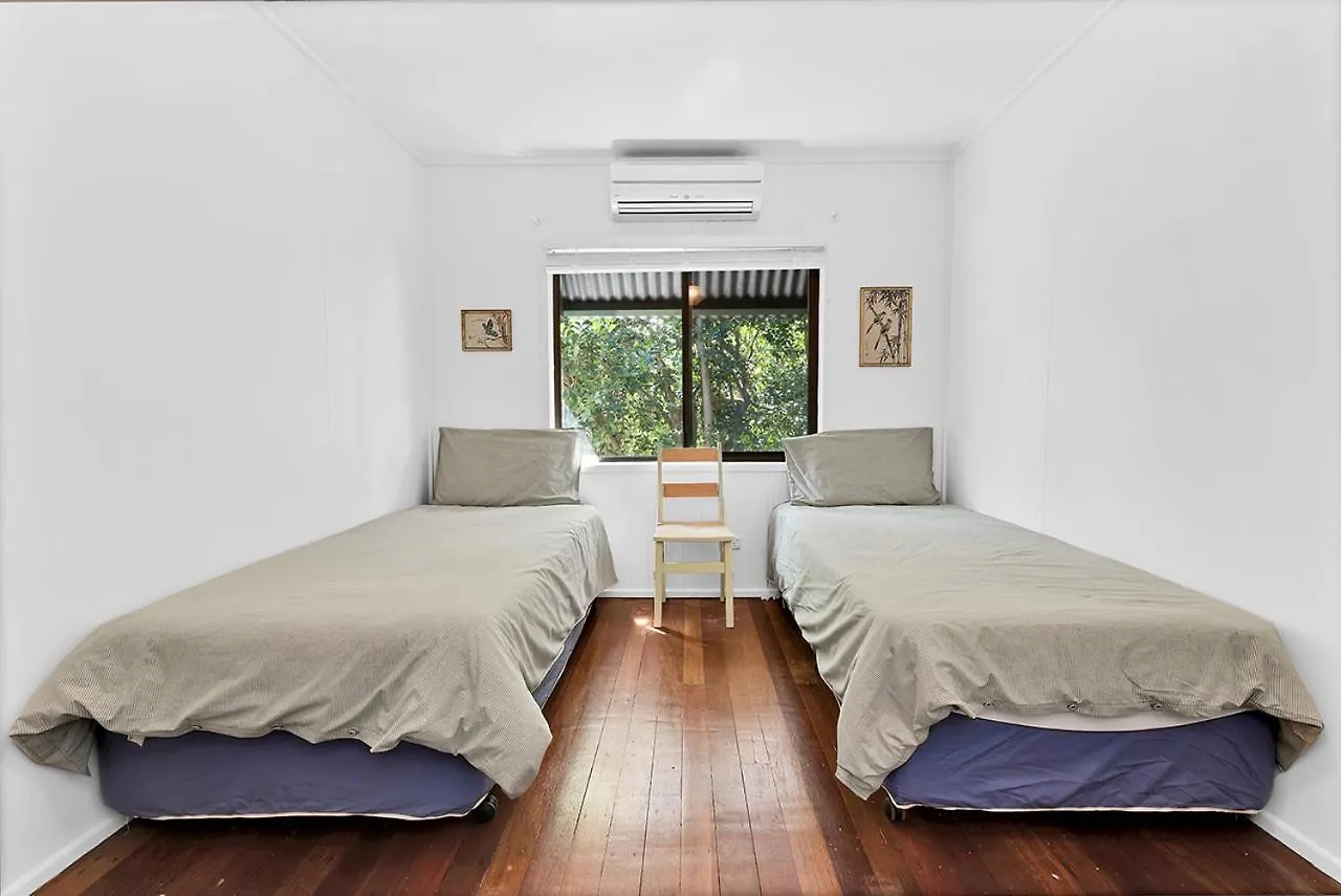 Holiday home Charming Lakeside Retreat Cootharaba