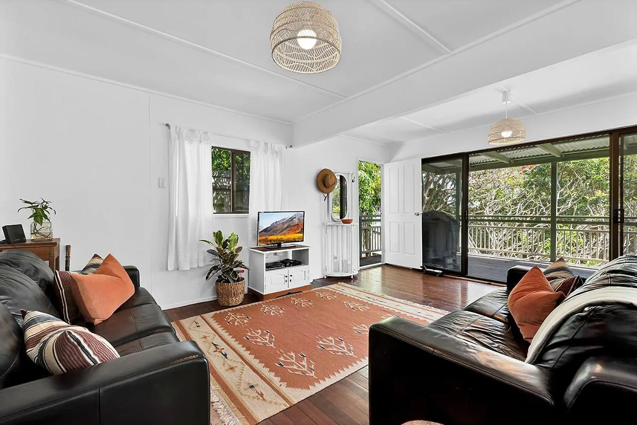 Holiday home Charming Lakeside Retreat Cootharaba Australia